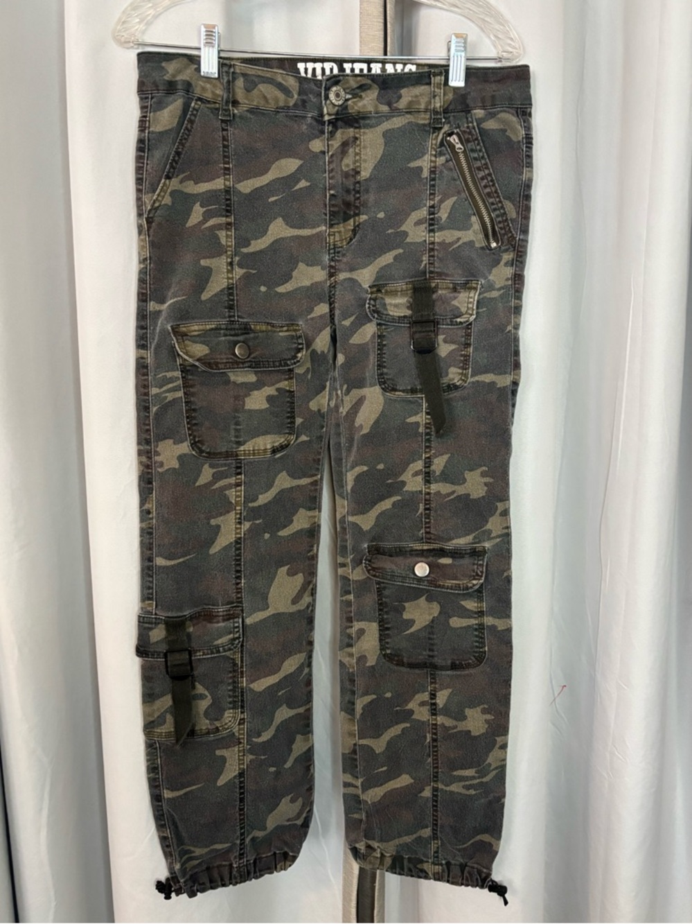 VIP JEANS Juniors Camouflage Cargo Pants multi purpose cargo design Size 13/14